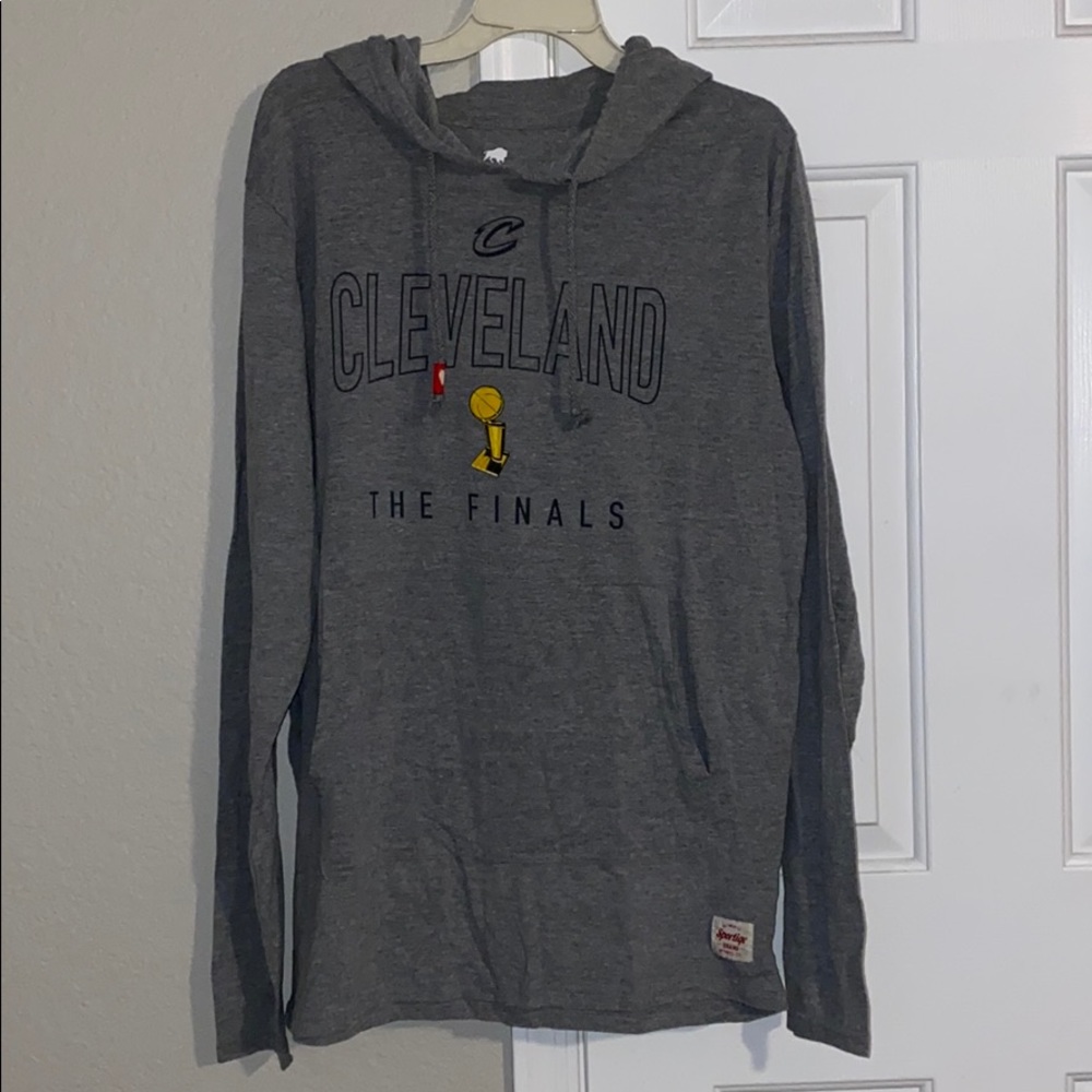 Cleveland Cavs long sleeve